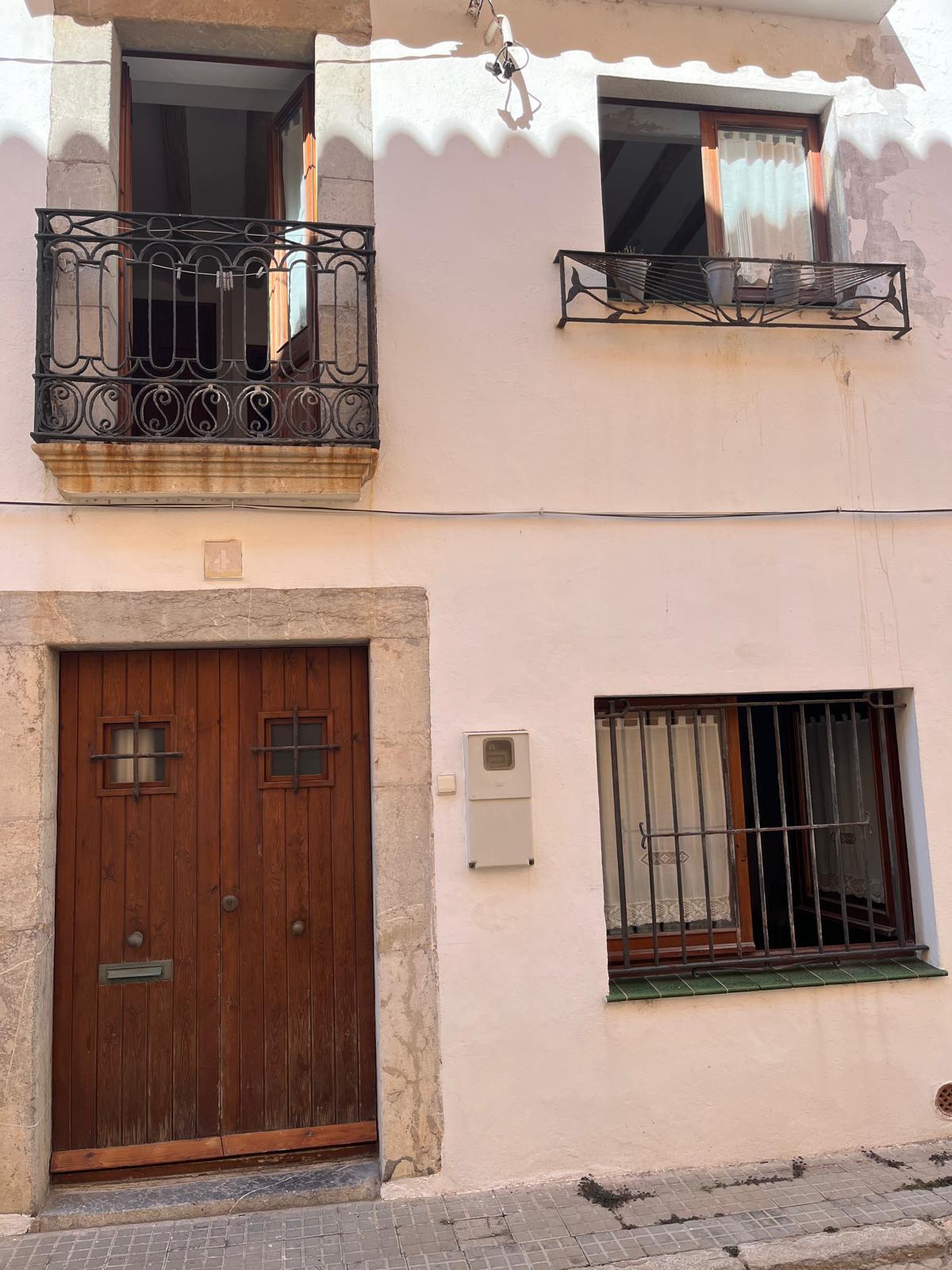 House -
                        L´escala -
                        4 bedrooms -
                        0 persons