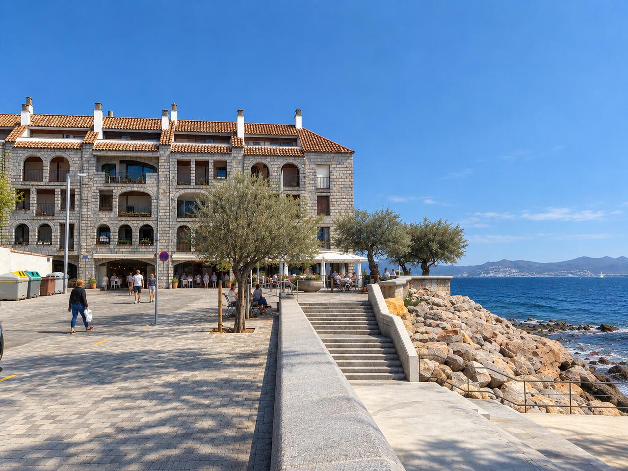 Apartment - L&acute;escala - 3 bedrooms - 6 persons