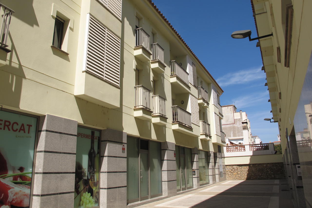 Apartment -
                        L´escala -
                        2 bedrooms -
                        0 persons