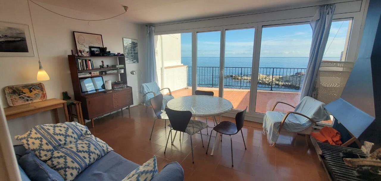 Apartment -
                        L´escala -
                        0 bedrooms -
                        5 persons